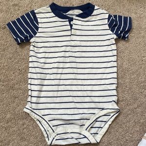 🌿Carters 24month onesie